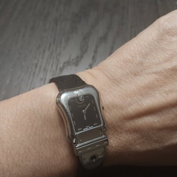 Fendi Black Dial Women's Watch Analog- black leather band - Picture 3 of 6